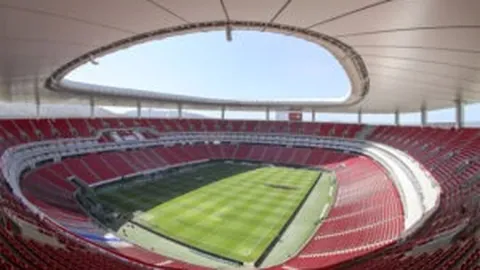 苏亚雷斯长传助攻图雷，阿尔梅里亚1-0爆冷巴塞罗那，终结巴萨13轮不败纪录