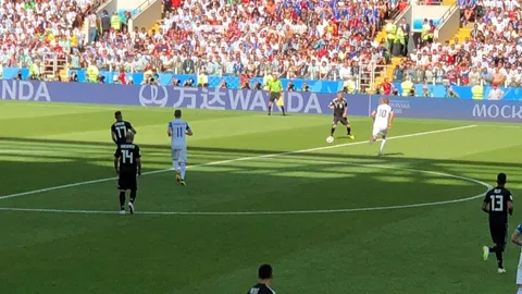 报道：什琴斯尼与巴萨续约成功几率高达99%，至少续约一年无疑问